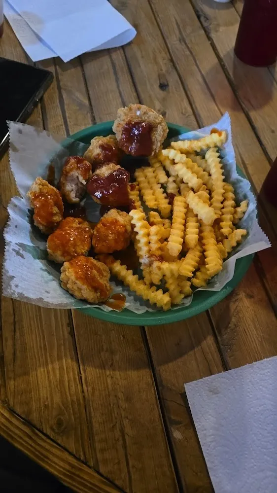 Boneless Wings and Fries